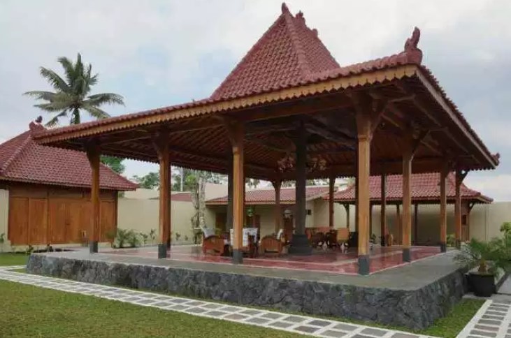 Rumah Adat Jawa Timur Lengkap Ciri Khas Jenis Ruangan dll 