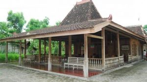  Rumah  Adat Jawa  Timur Lengkap Ciri Khas Jenis Ruangan dll 